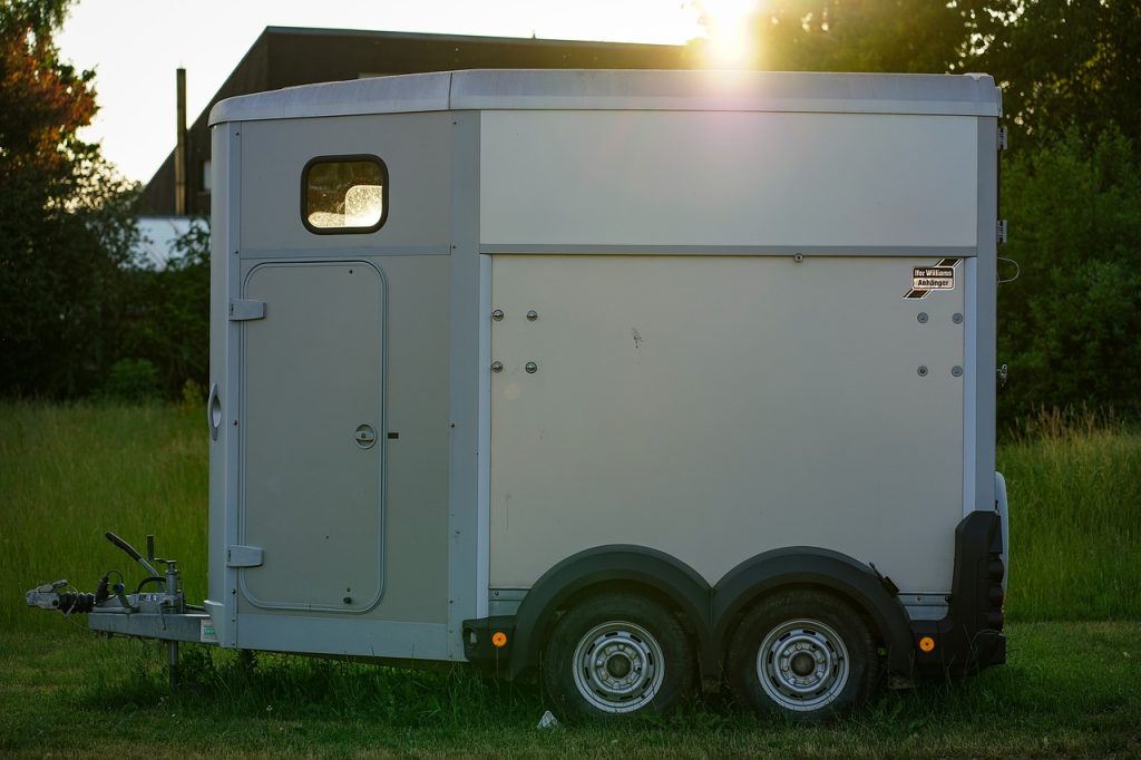 Guide d'achat d'un véhicule pour transport de chevaux